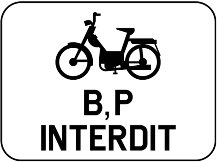 Panneau M16 : pictogramme de cyclomoteur, lettres B et P et mention « INTERDIT ».