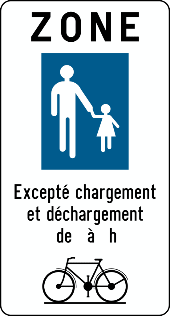 Panneau de zone piétonne avec la mention « Excepté chargement et déchargement », des horaires non renseignés et un pictogramme de vélo.