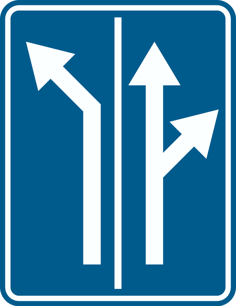 Deux bandes sur fond bleu : flèche vers la gauche sur la bande gauche, flèche tout droit ou à droite sur la bande droite.
