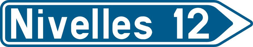 Flèche bleue vers la droite portant « Nivelles 12 ».