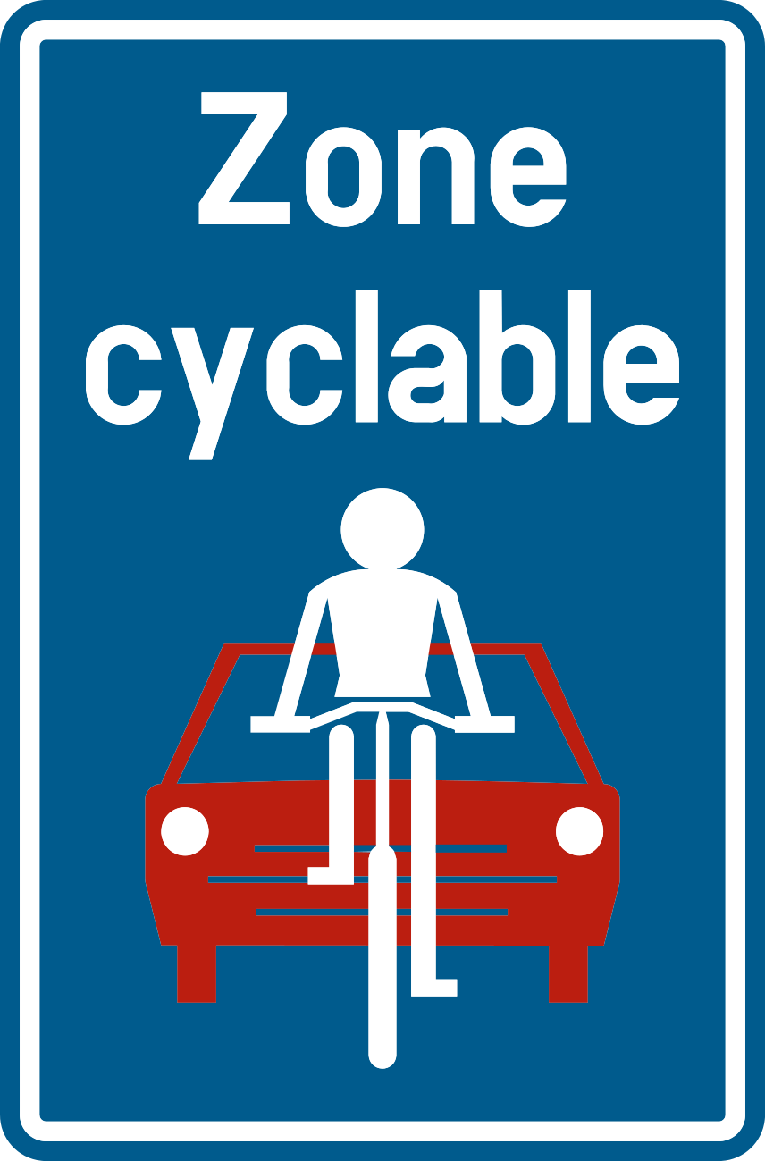Panneau bleu « Zone cyclable » avec un cycliste blanc devant une voiture rouge.