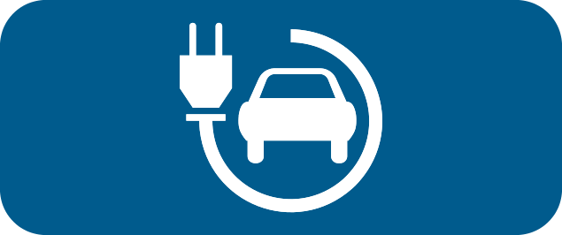 Panneau additionnel bleu représentant une voiture entourée d’un câble avec une prise électrique.